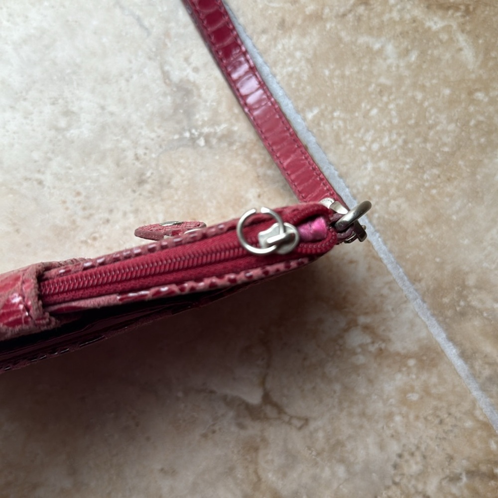 Perlina New York Reptile Embossed Red Leather Wristlet Clutch Wallet Zip & Slip - Picture 9 of 10
